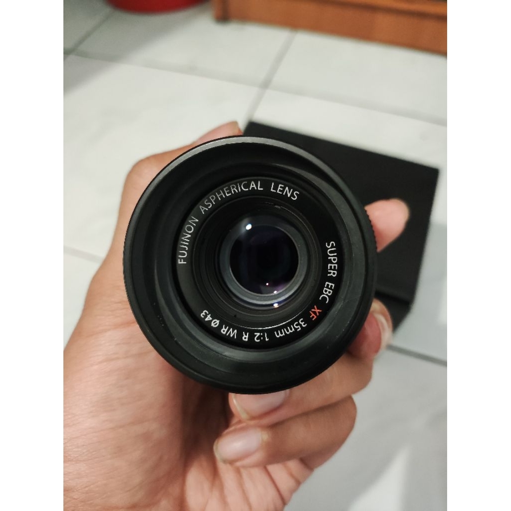 Lensa Fujifilm Fujinon XF 35mm F.2 R WR Mulus Bekas Normal,