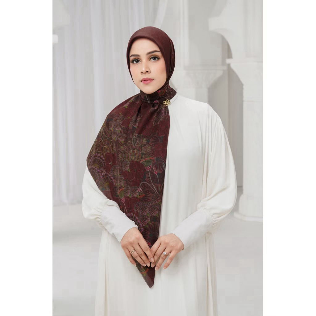New box Buttonscarves Monogram Scrambel XL ( khusus etalase Syar'i )