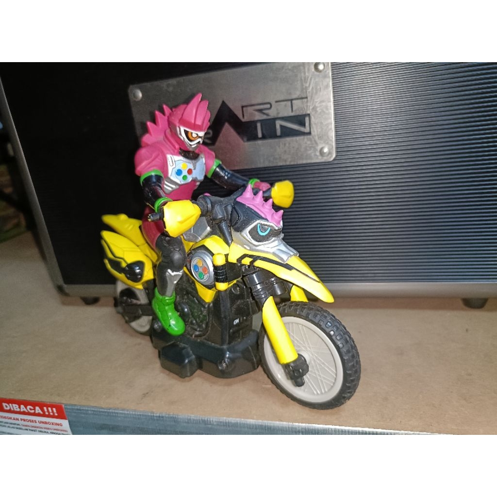 ACTION FIGURE KAMEN RIDER EX AID MODEL RC RARE