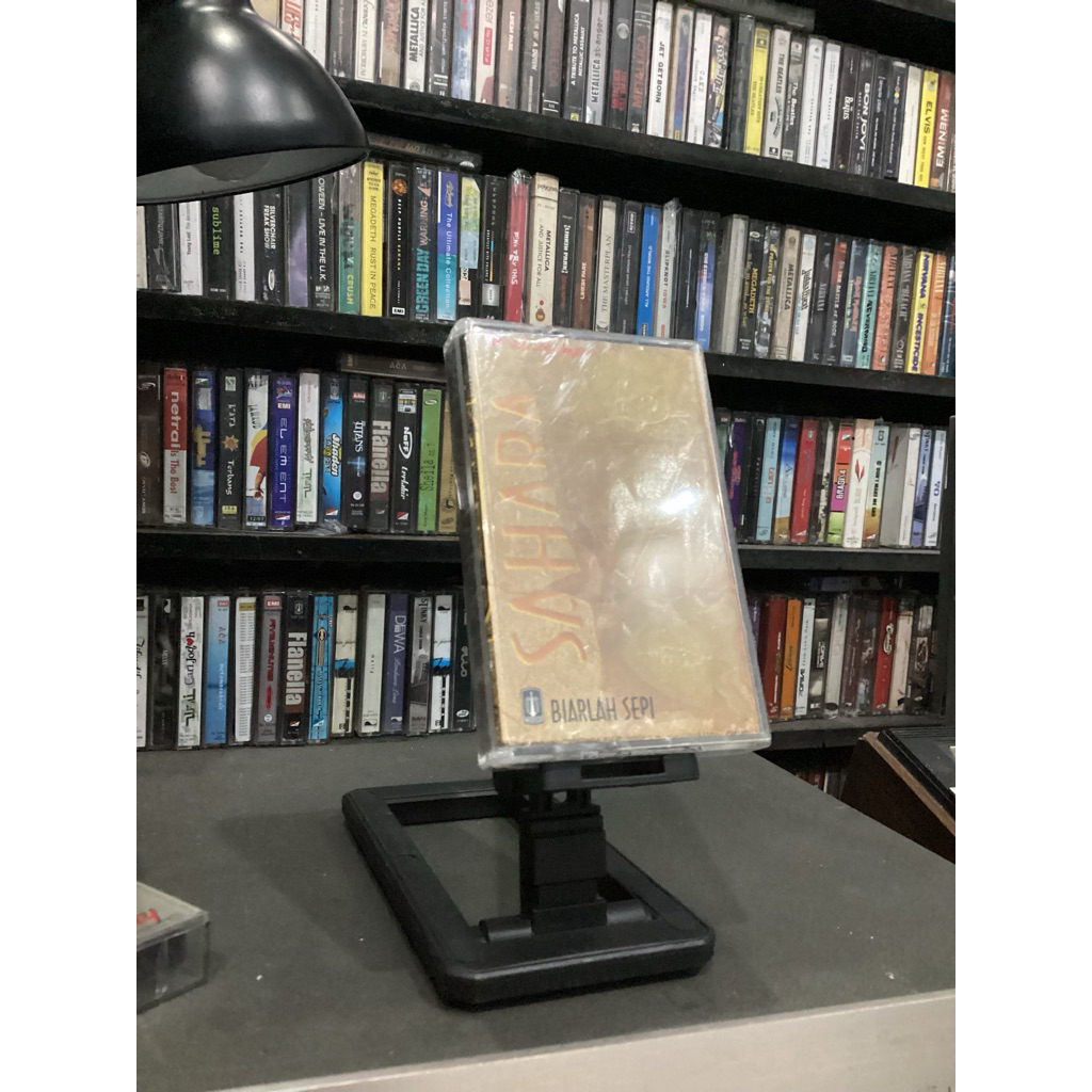 kaset pita band sahara biarlah sepi
