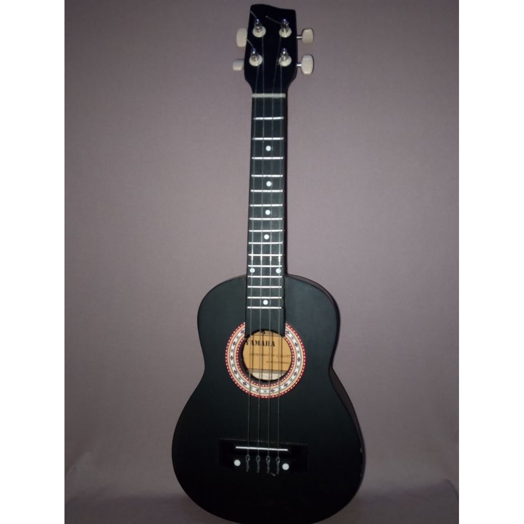 ukulele/gitar kecil/ukulele preloved