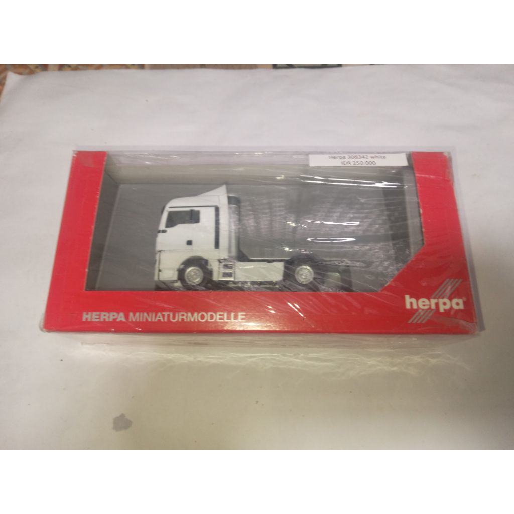 Mainan Truck Herpa Man putih 308342