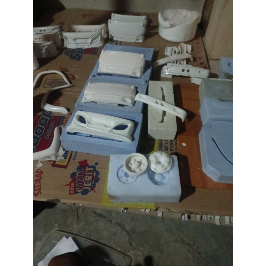 Cetakan Face dan Bemper Miniatur Truk Plastik By MTMINIATUR PROJECTS
