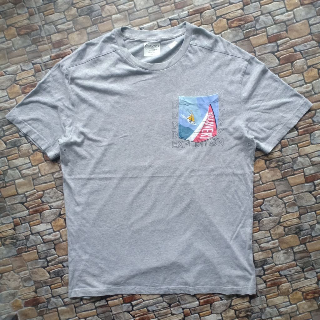 Kaos katun pocket branded Discovery Expedition original preloved