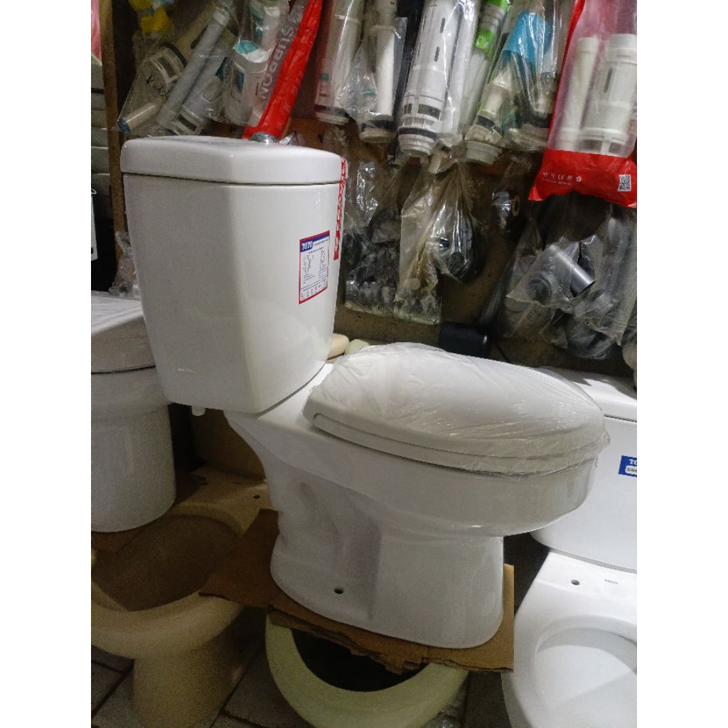 closet duduk TOTO CW702SW784 putih