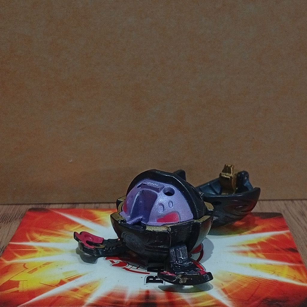Bakugan Stinglash Darkus b1