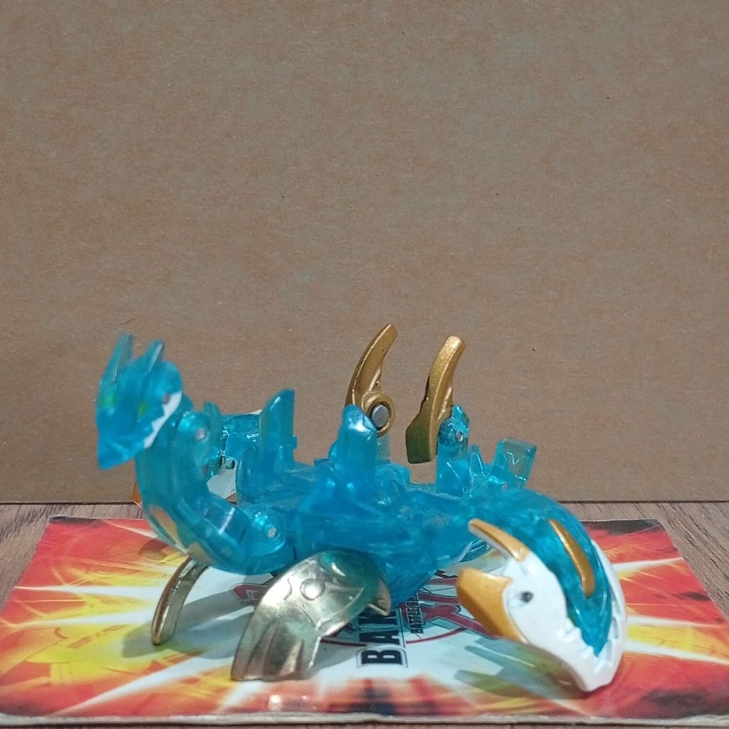 Bakugan Bakutech Saint Aqua Translucent