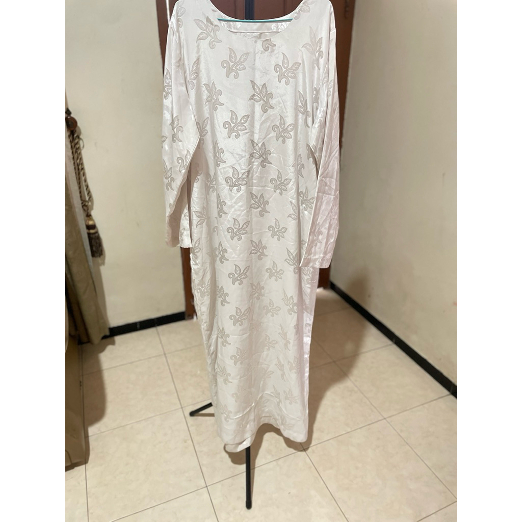 Abaya Putih Motif timbul super premium