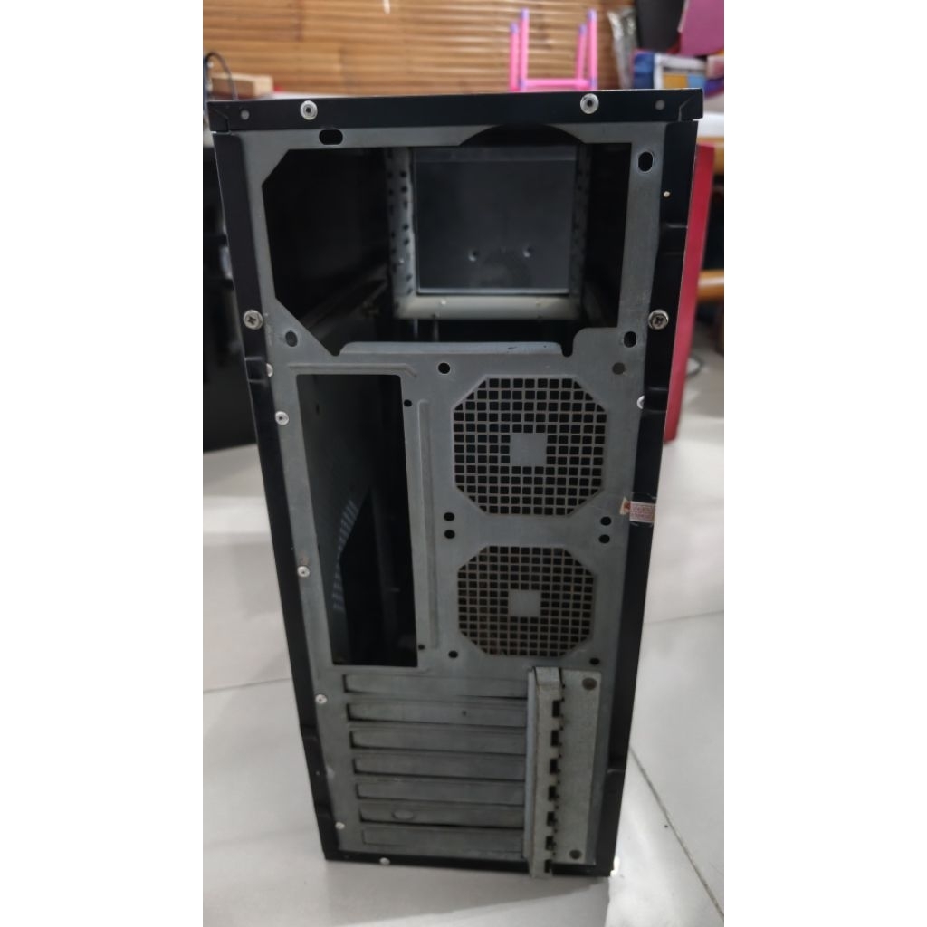 Casing komputer desktop