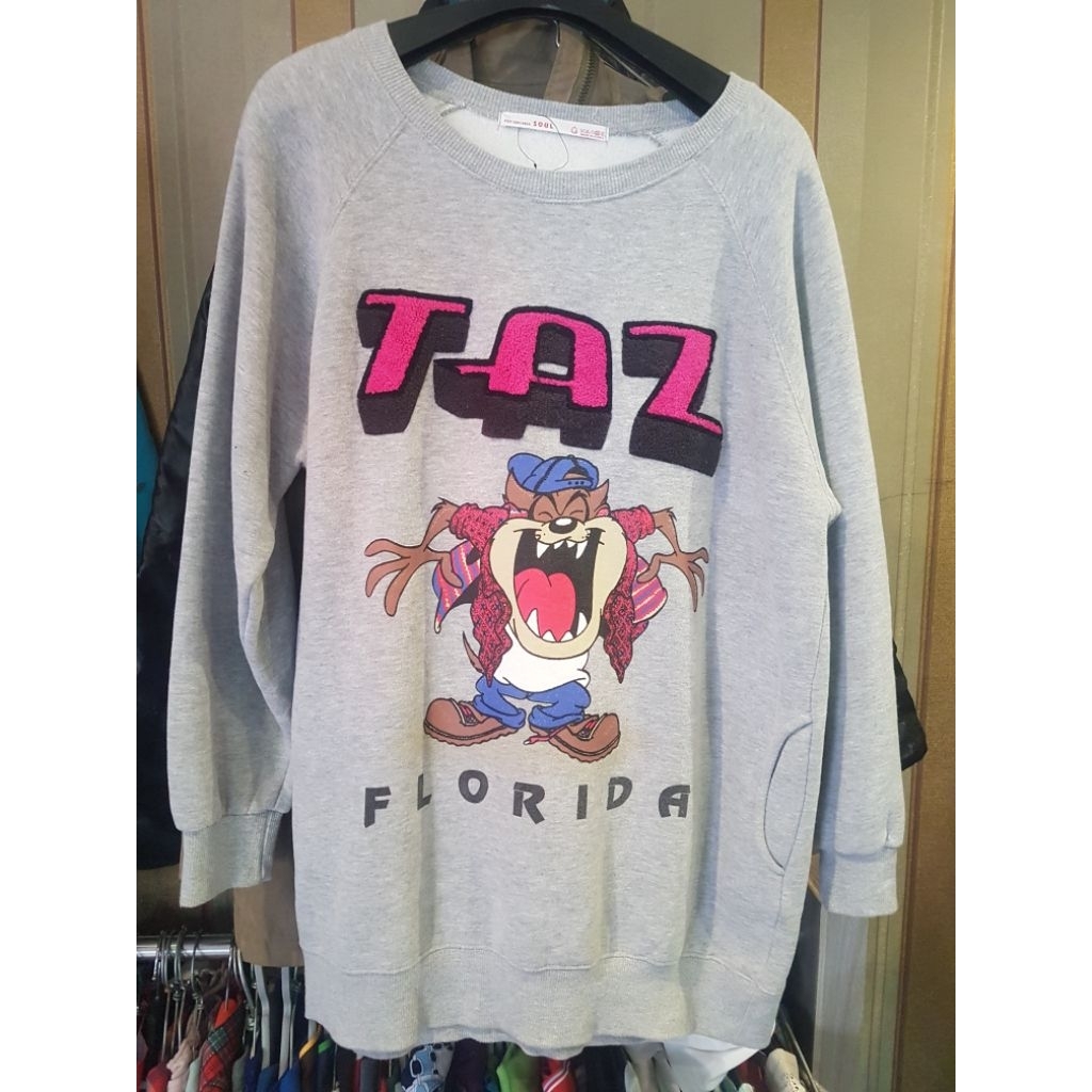 crewneck tazmania looney tunes