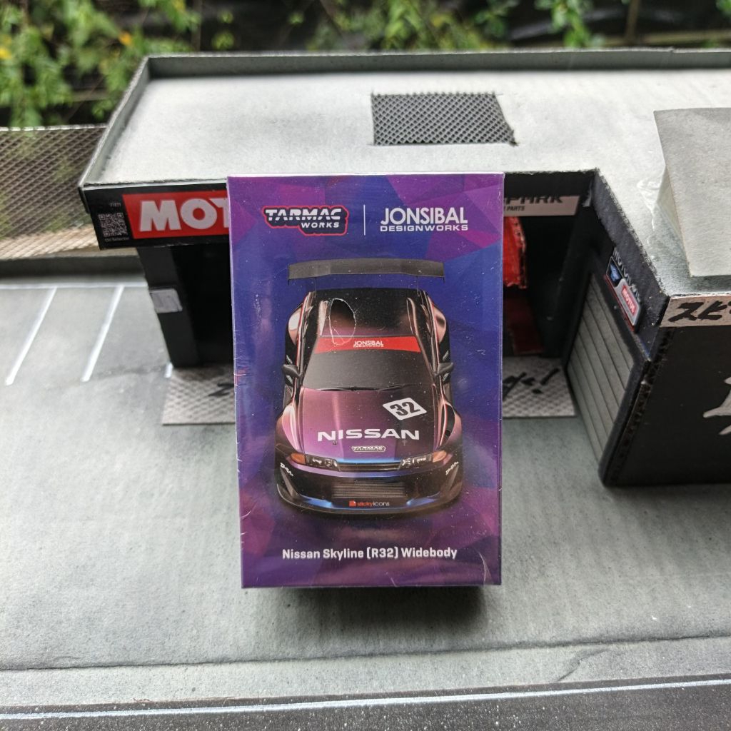 TarmacWorks JONSIBAL Nissan Skyline R32 Midnight Purple