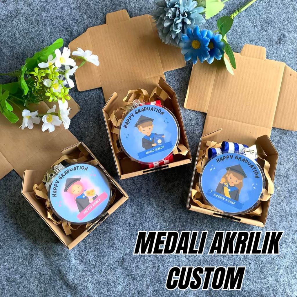 MEDALI AKRILIK 2 SISI WISUDA,GRADUATION,PERPISAHAN,KENANG-KENANGAN,KADO UNIK.