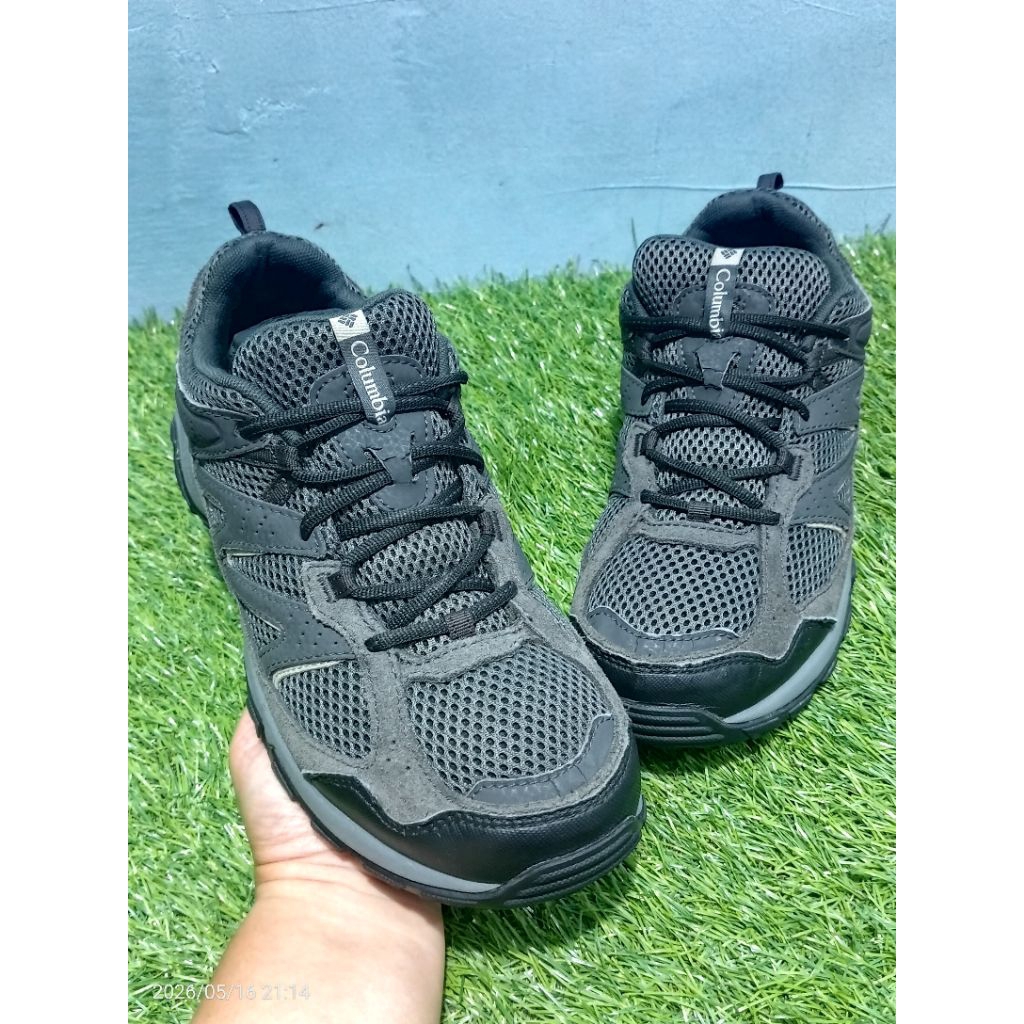 Sepatu outdoor hiking COLUMBIA low cut 41,5/26, 5