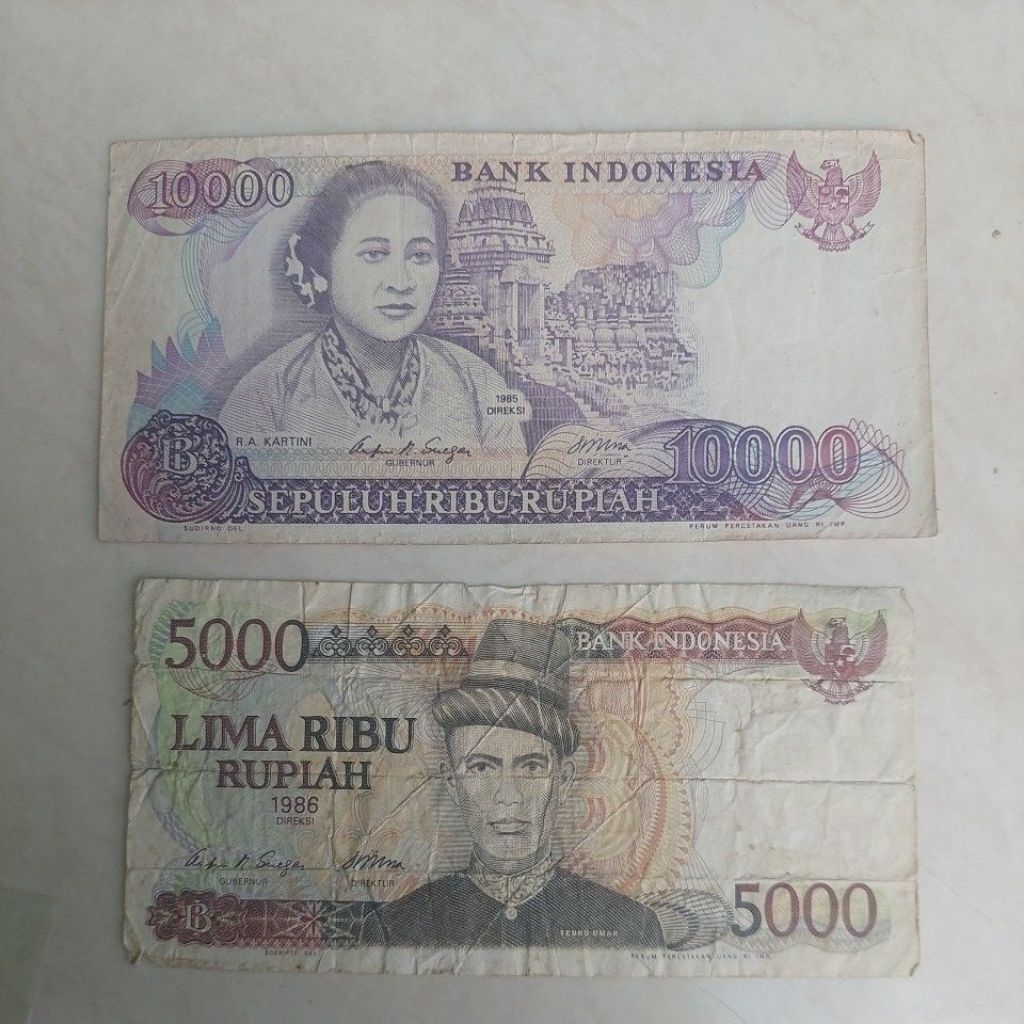 10000 dan 5000 rupiah tahun 1980 an.