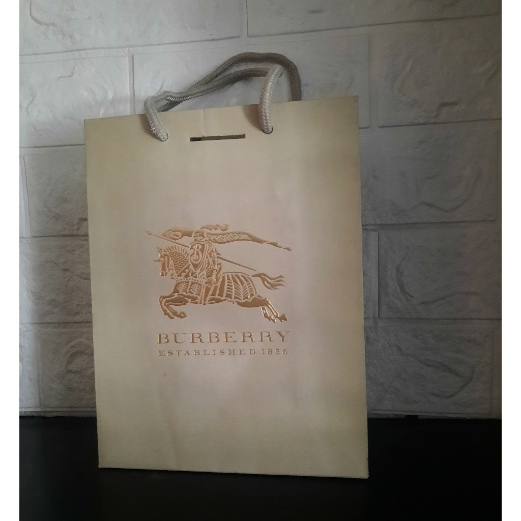 Paper Bag Burberry Original Size S ( deffect )