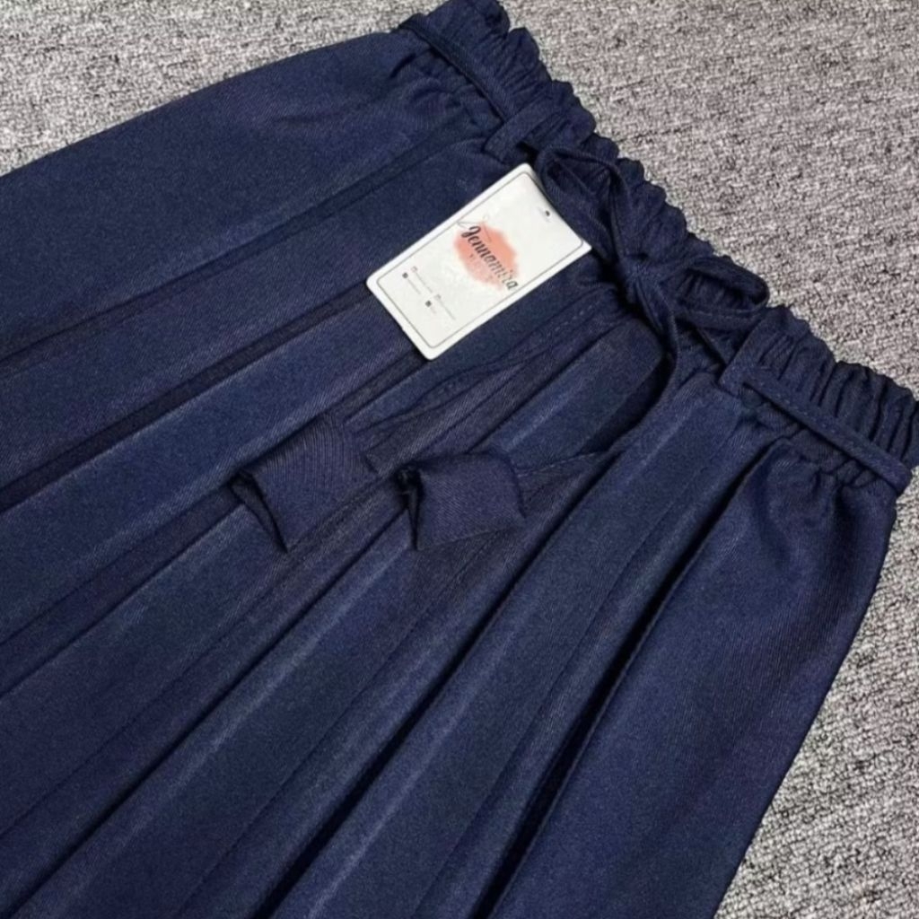 Preloved Rok Plisket Semiwol Warna Navy