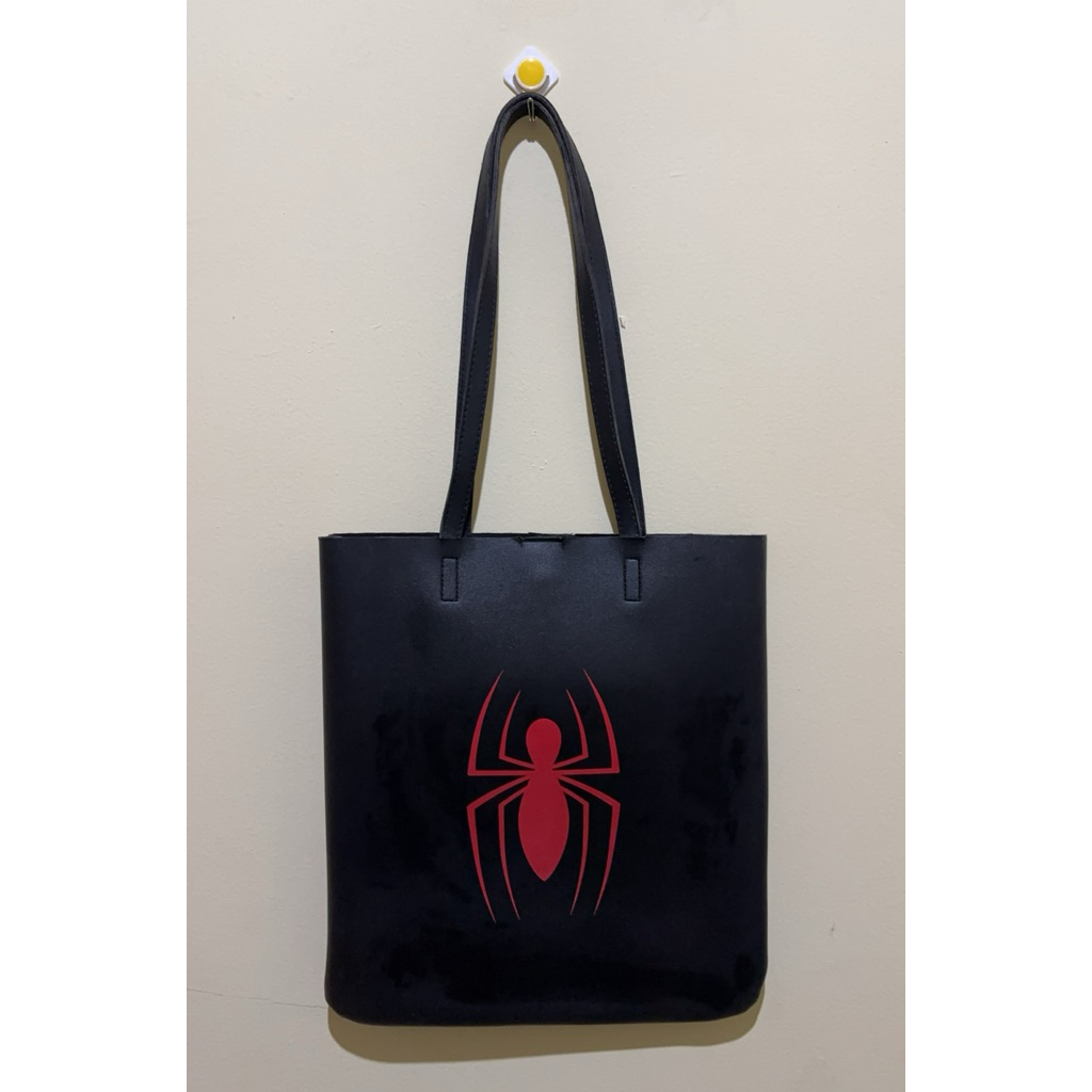 Totebag Miniso Marvel - Preloved by Naa