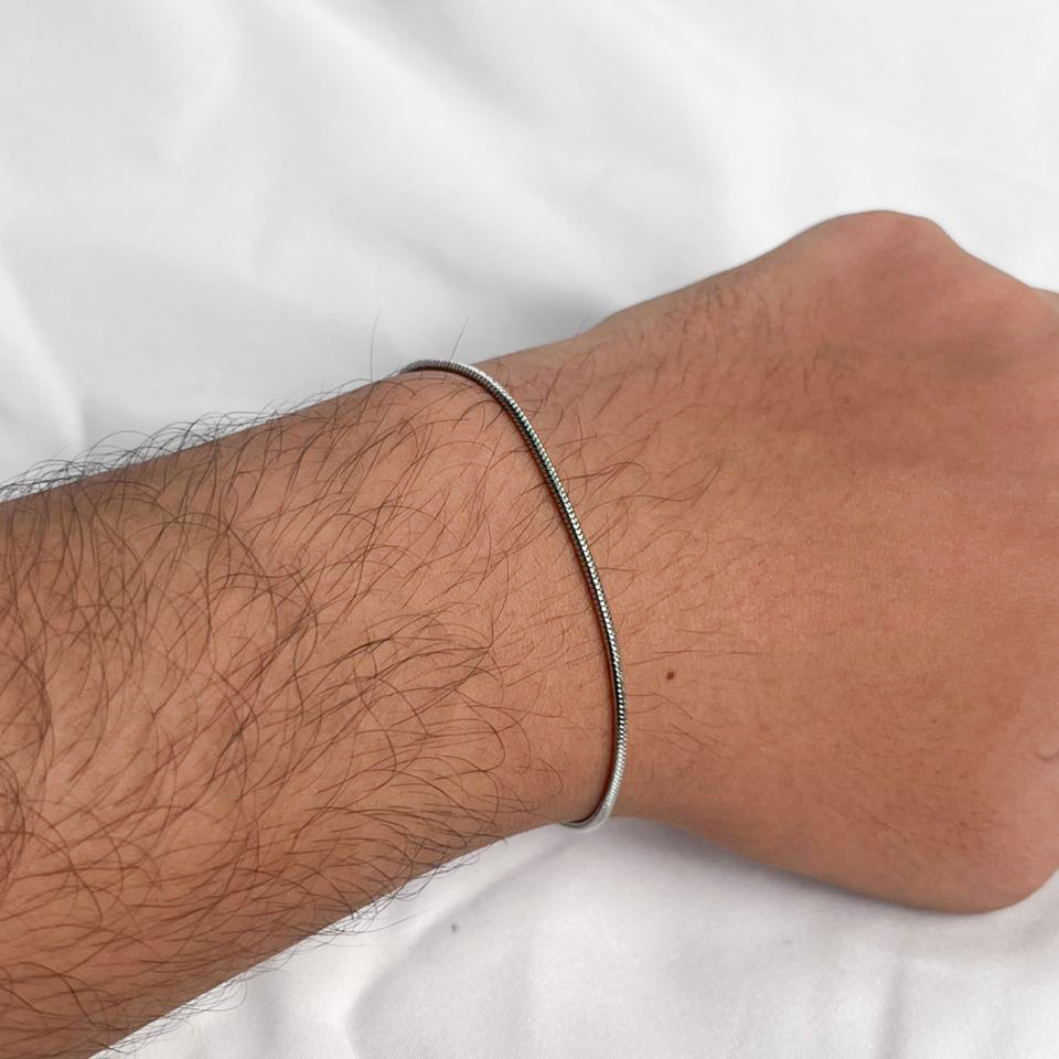 Gelang Asta Stainless Bracelet Titanium Cosette Anti Karat Pria Wanita Unisex Hitam Putih