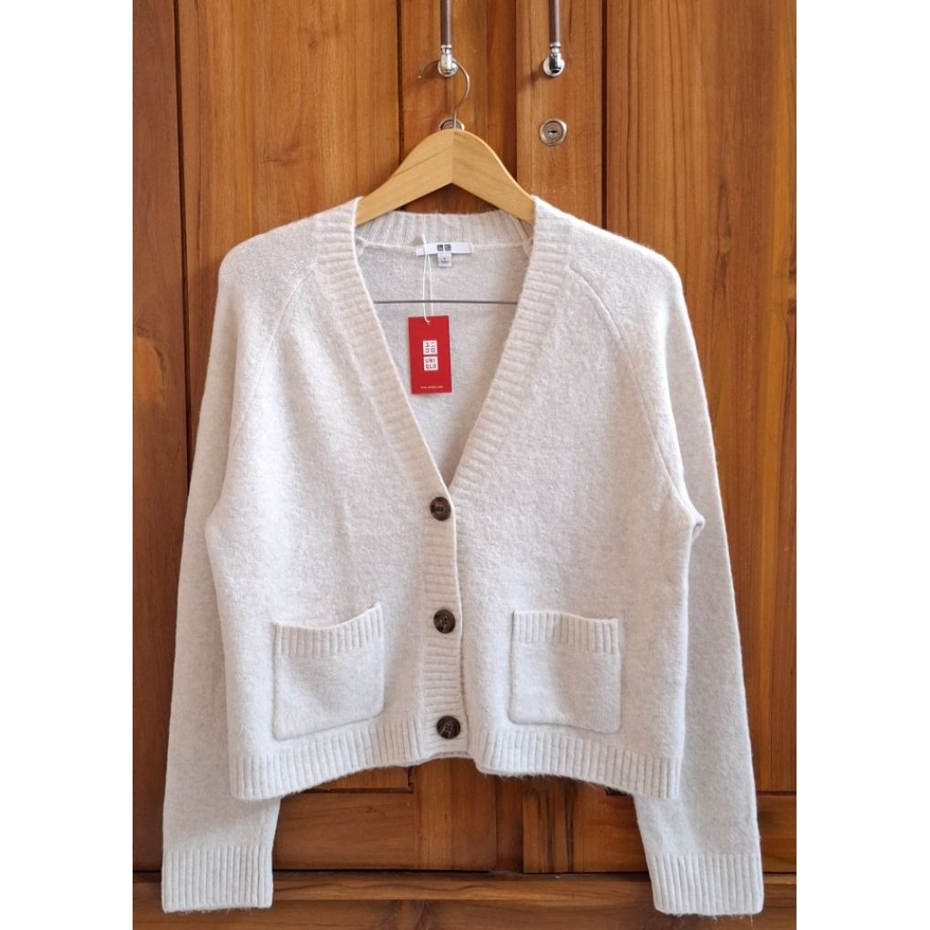 Uniqlo Souffle Yarn Cardigan Bw