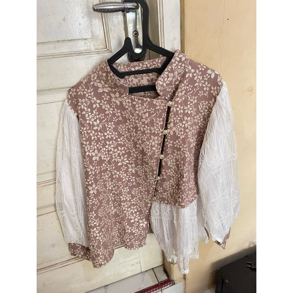 BKK blouse brukat bunga