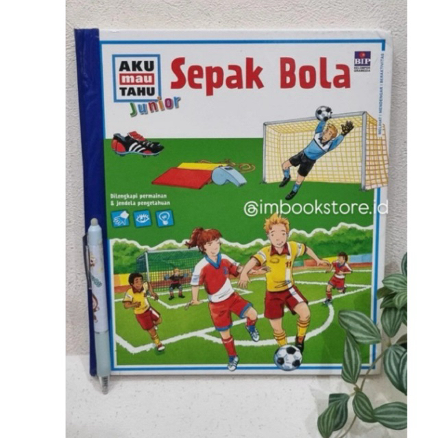 [ PRELOVED] Hardcover AKU MAU TAHU Sepak Bola Junior