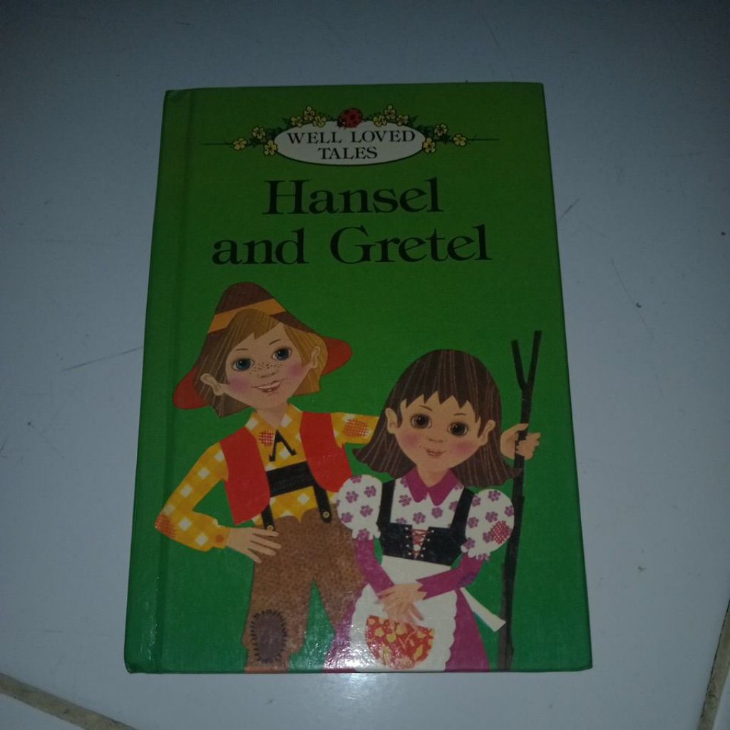 buku well loved tales, hansel and gretel