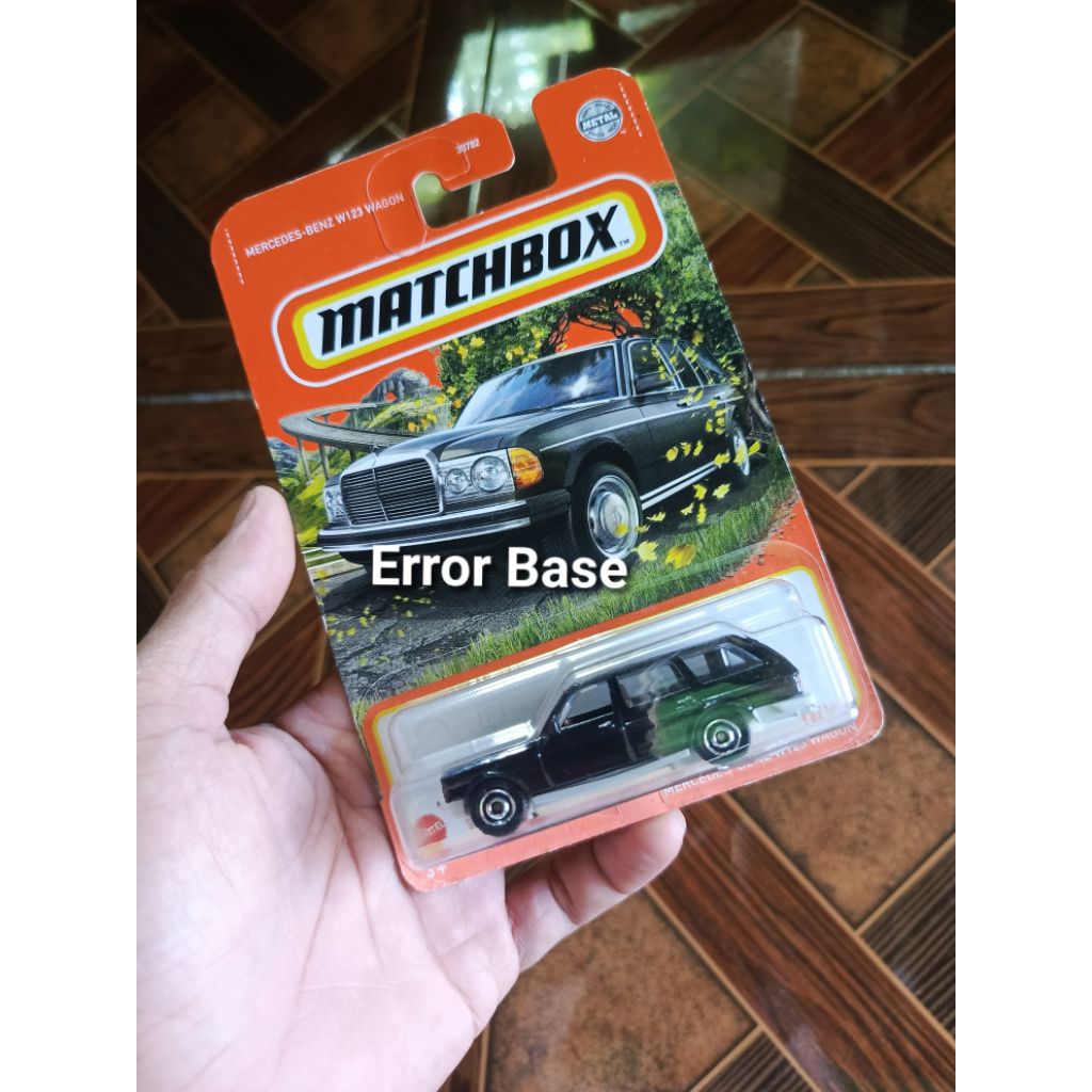 Matchbox Mercedes s123 wagon