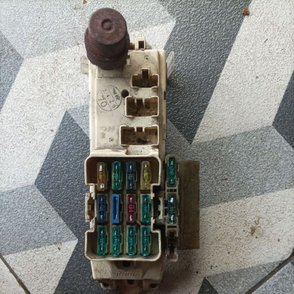 Fuse Box Sekring kabin Toyota Corolla Twincam