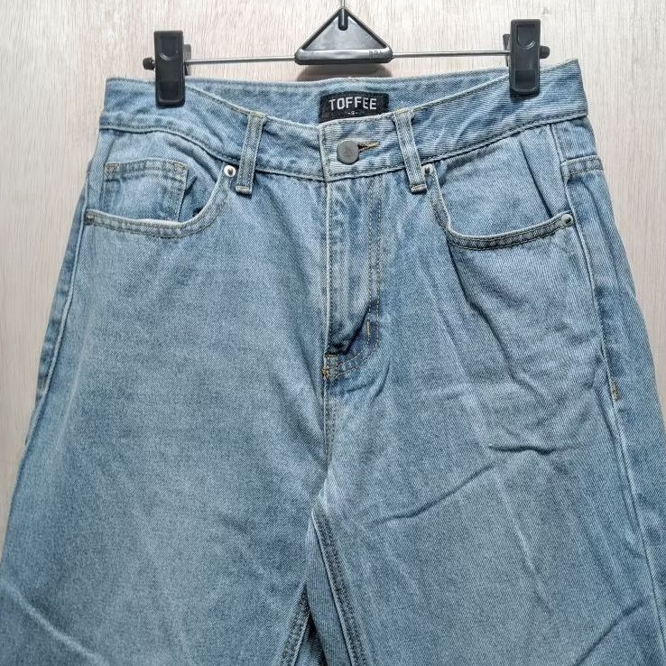 Celana Panjang Jeans Wanita TOFFEE Jeans Light Blue Denim Loose S