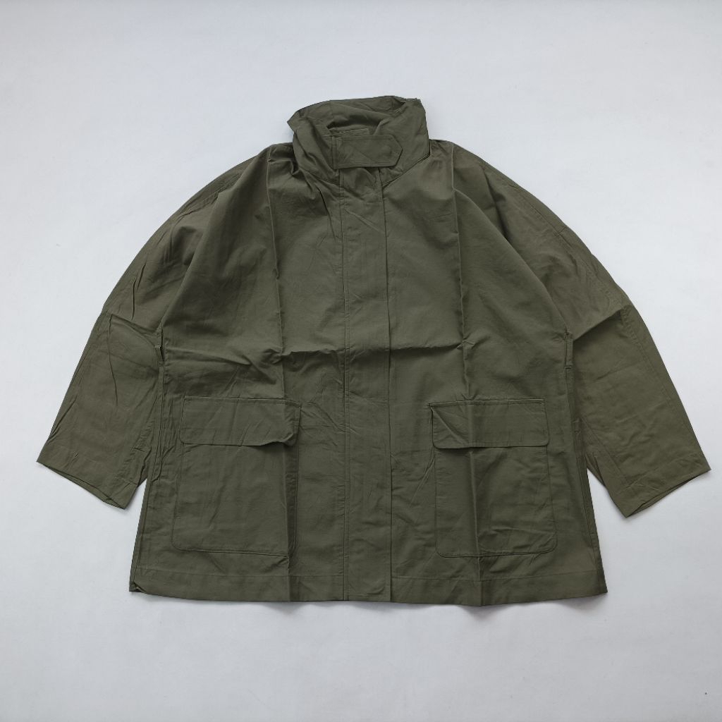 Uniqlo oversize parka size L wanita H093