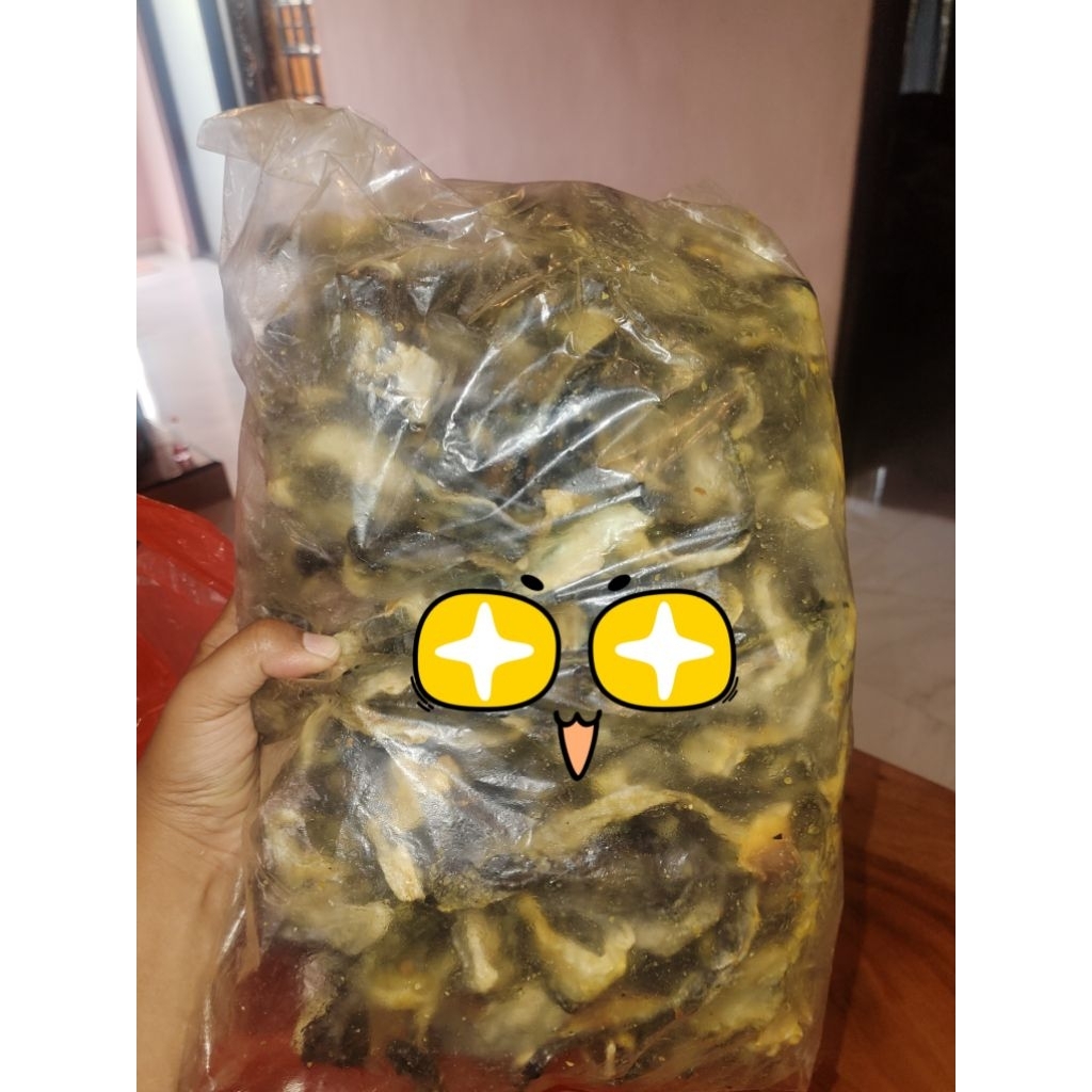 KRUPUK KULIT IKAN SALMON (SETENGAH MATANG)