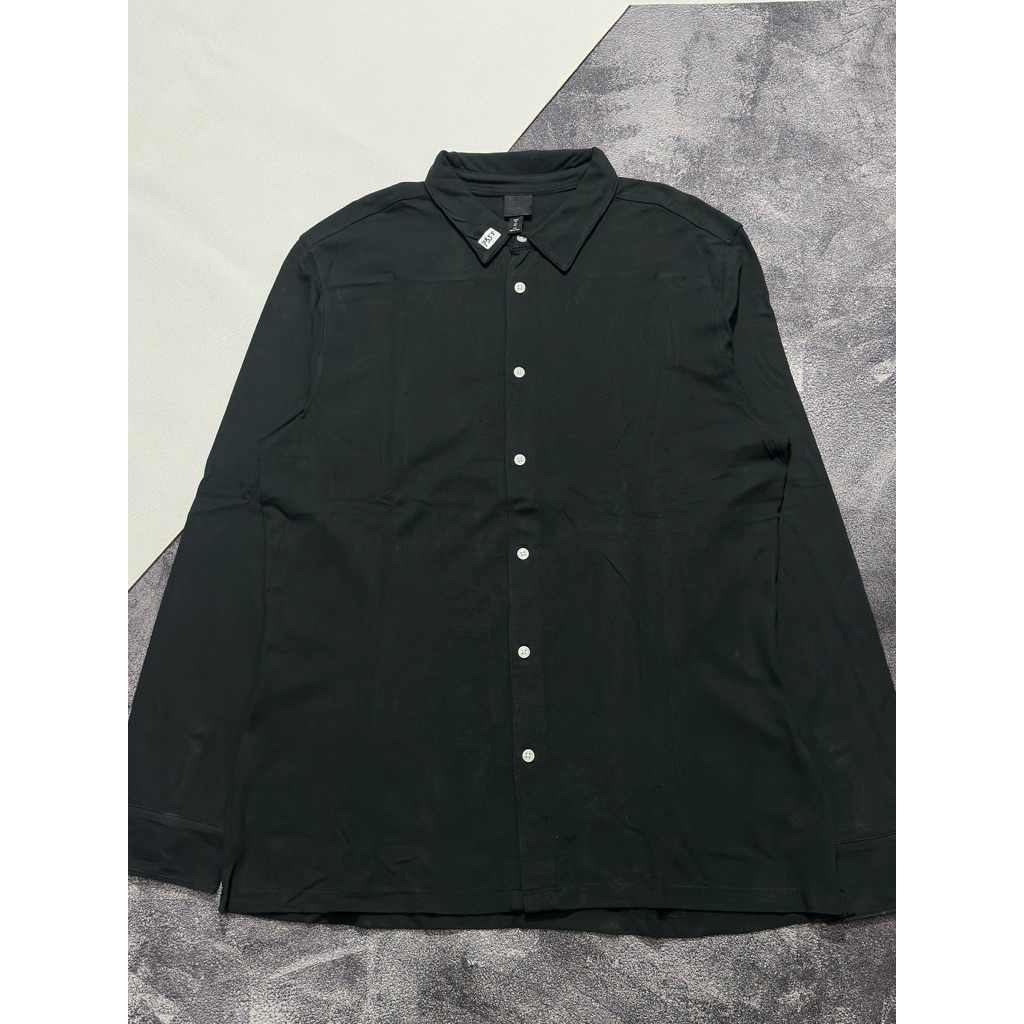 Kemeja Hitam HnM
