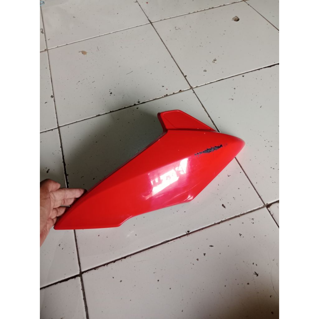 sayap tangki kiri GSX 150 S bekas original