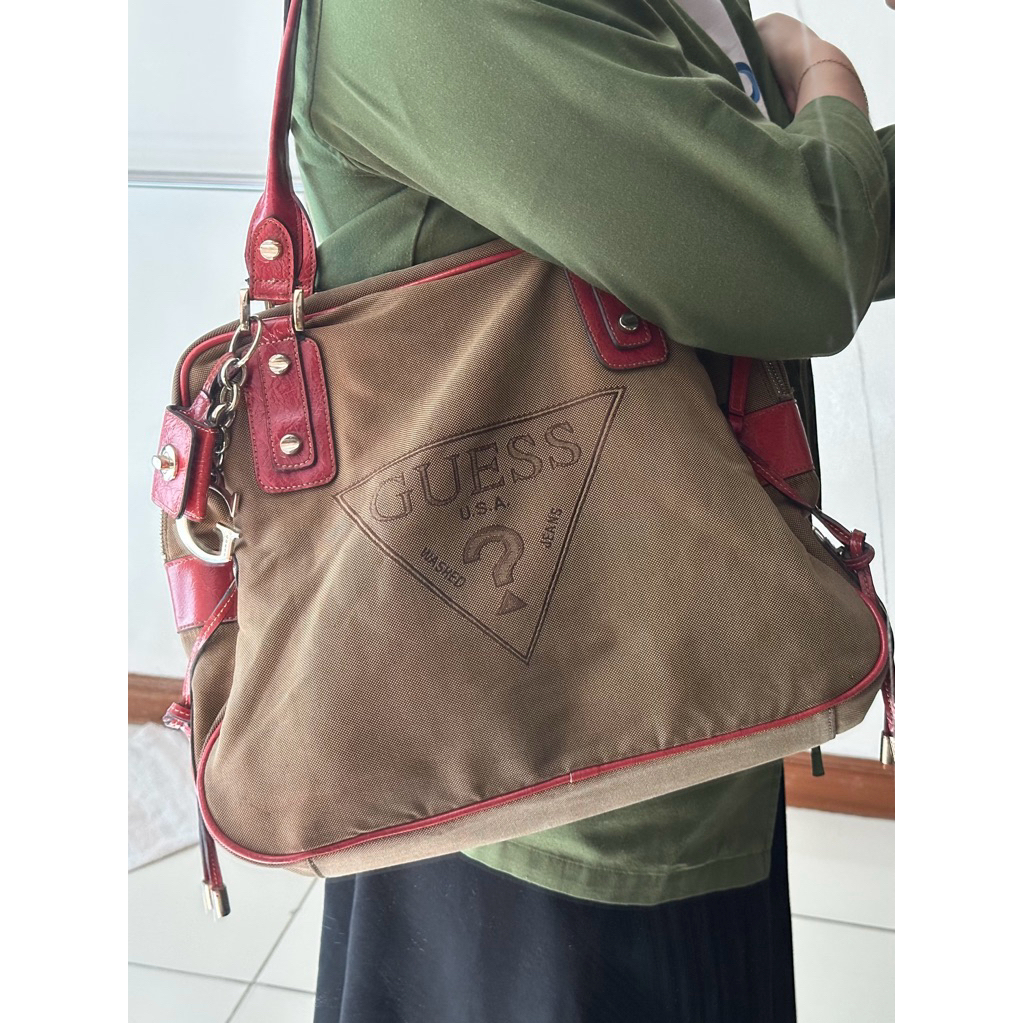 (Preloved) Vintage Guess Y2K Shoulder Bag Duffle Bag