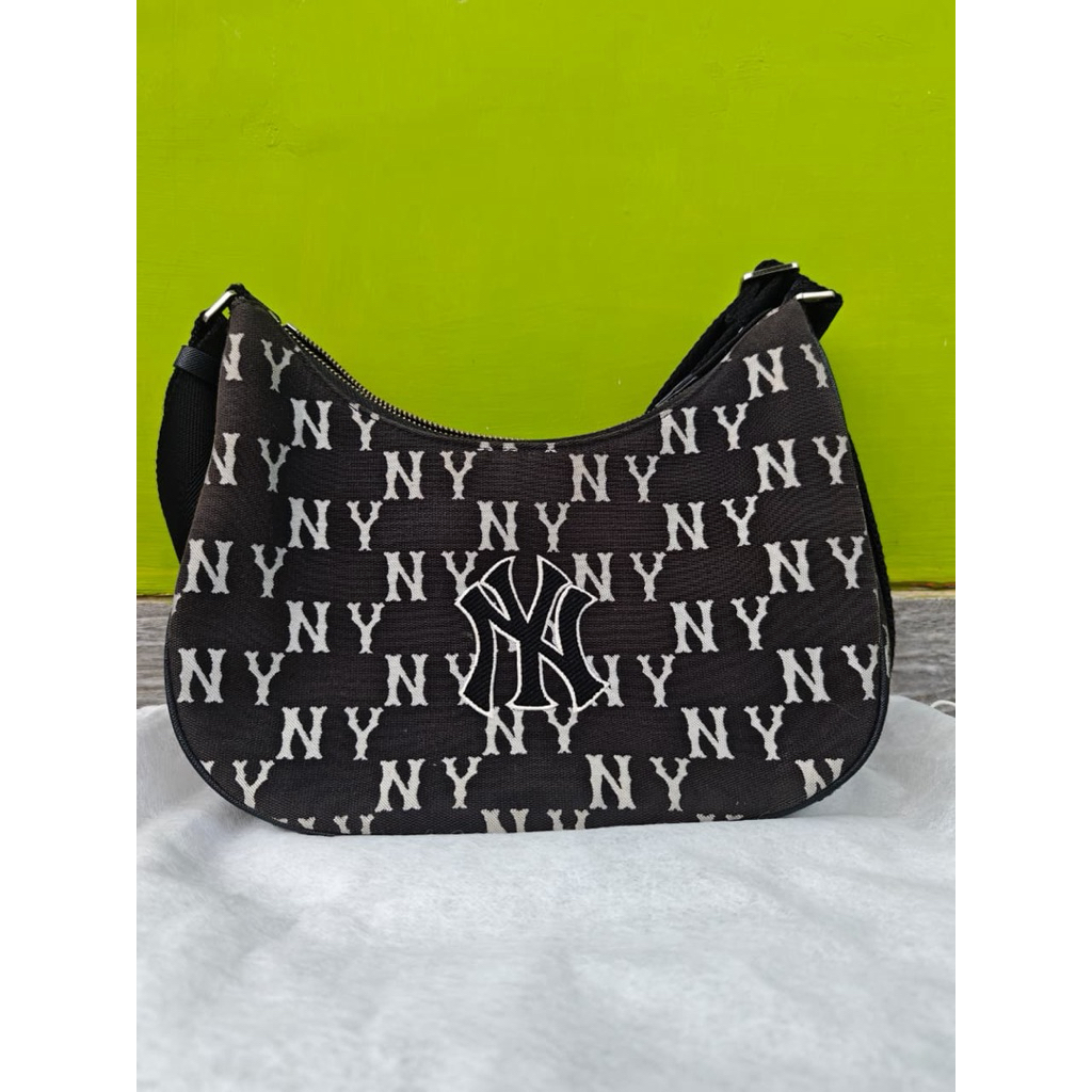 PRELOVED TAS MLB BLACK TERMURAH RARE ITEM BEST SELLER