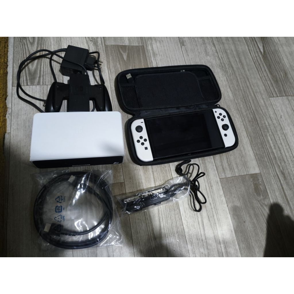 Nintendo switch oled CFW 512gb second like new full game