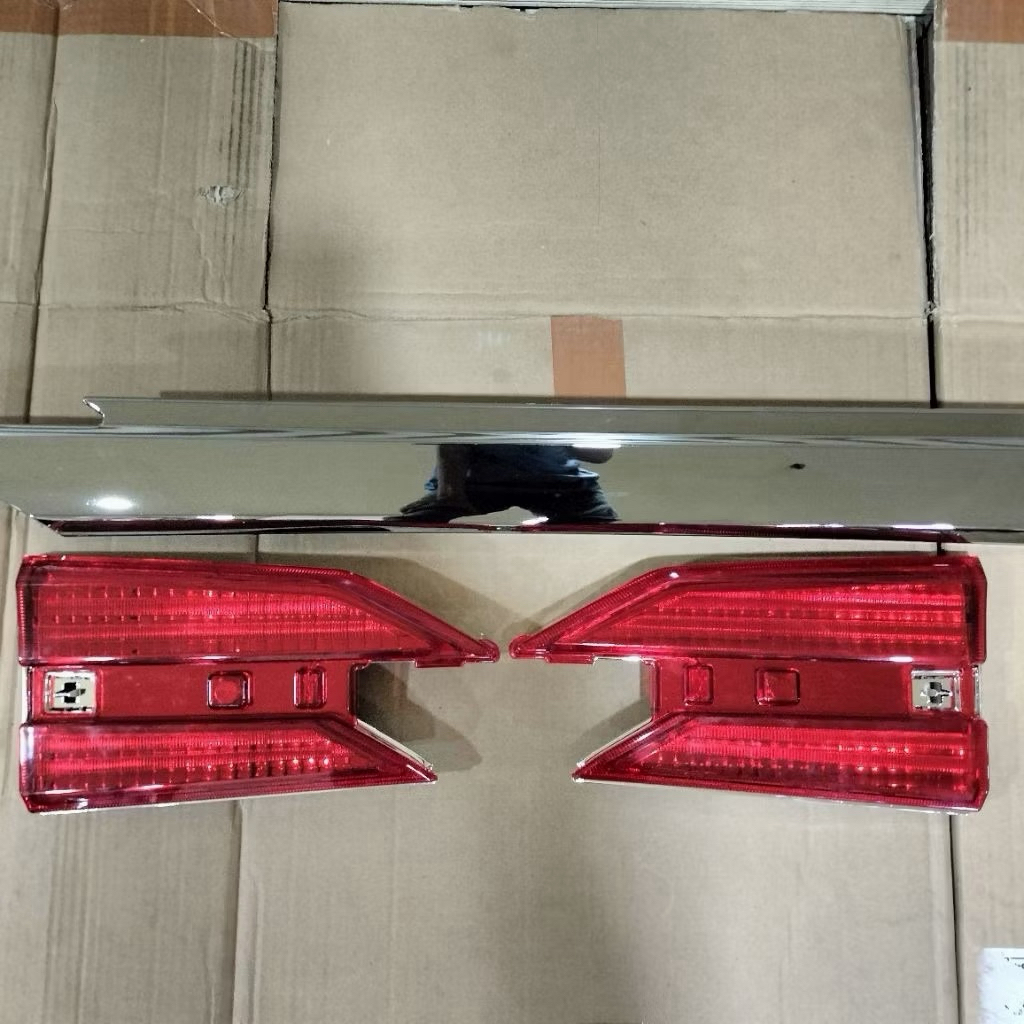 Stoplamp trunklid avanza veloz Gr baru original