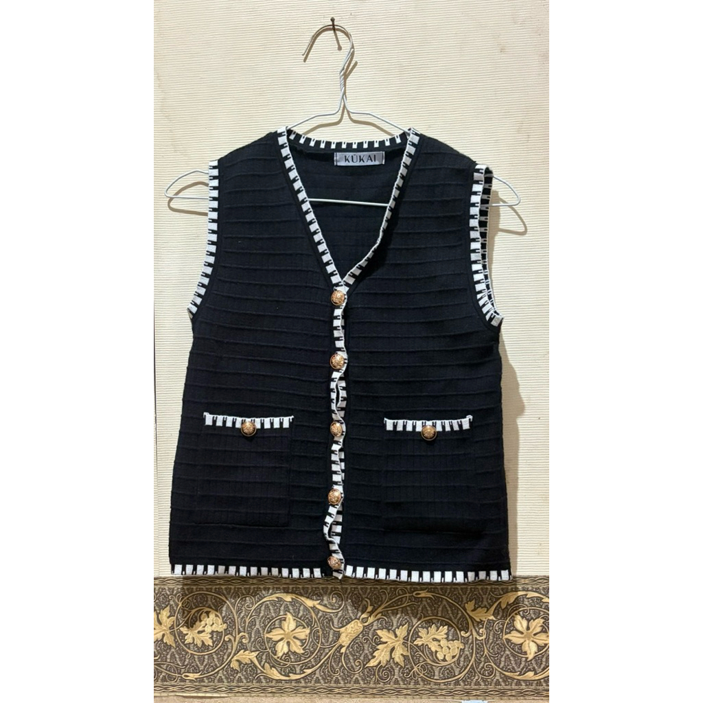 preloved kukai top vest