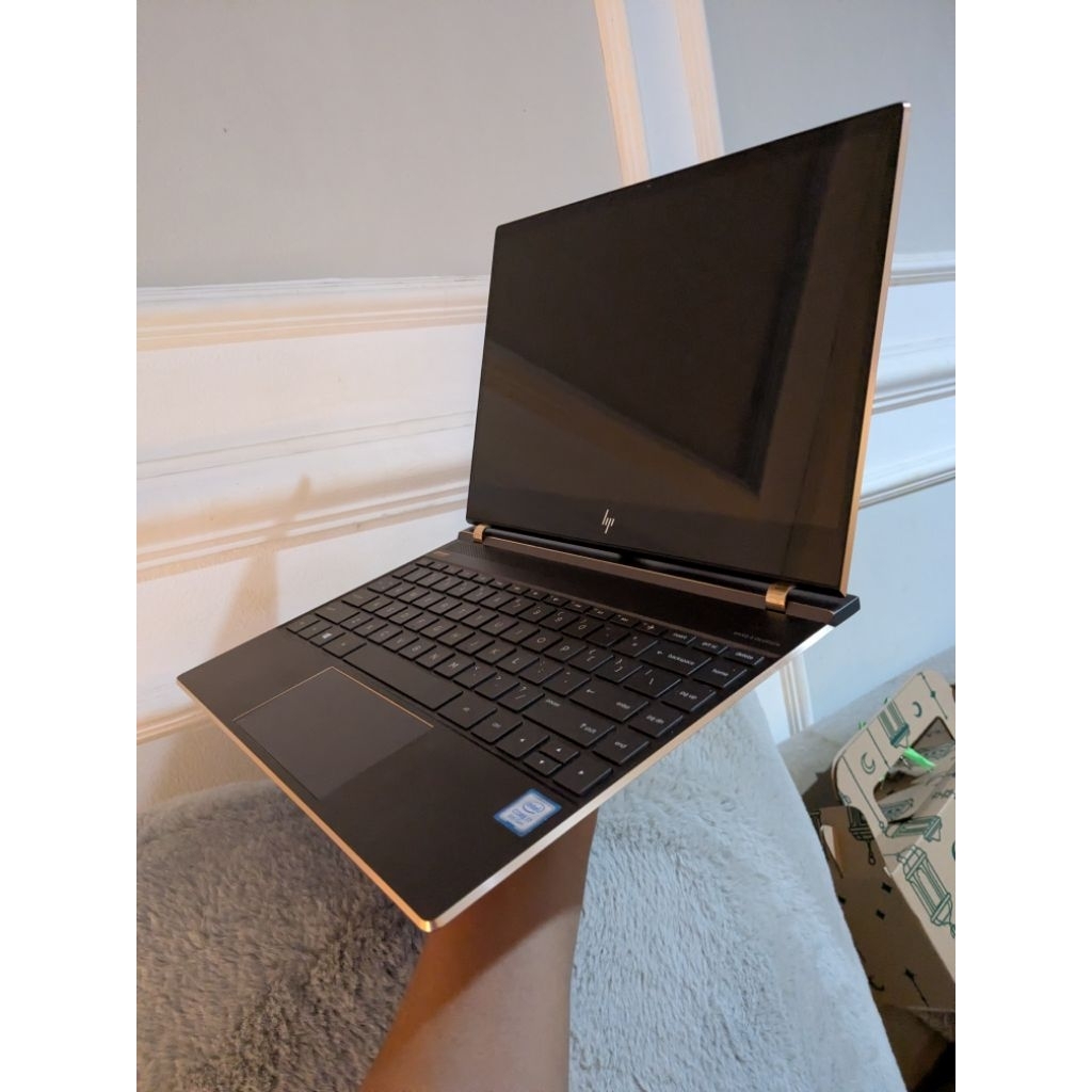 Laptop HP Spectre 13 af518tu bekas berkualitas ultrabook