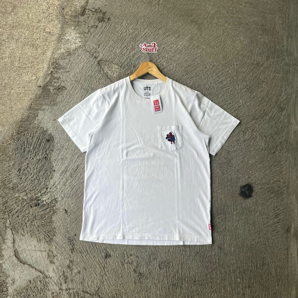 Kaos Uniqlo x Marvel X jason Polan