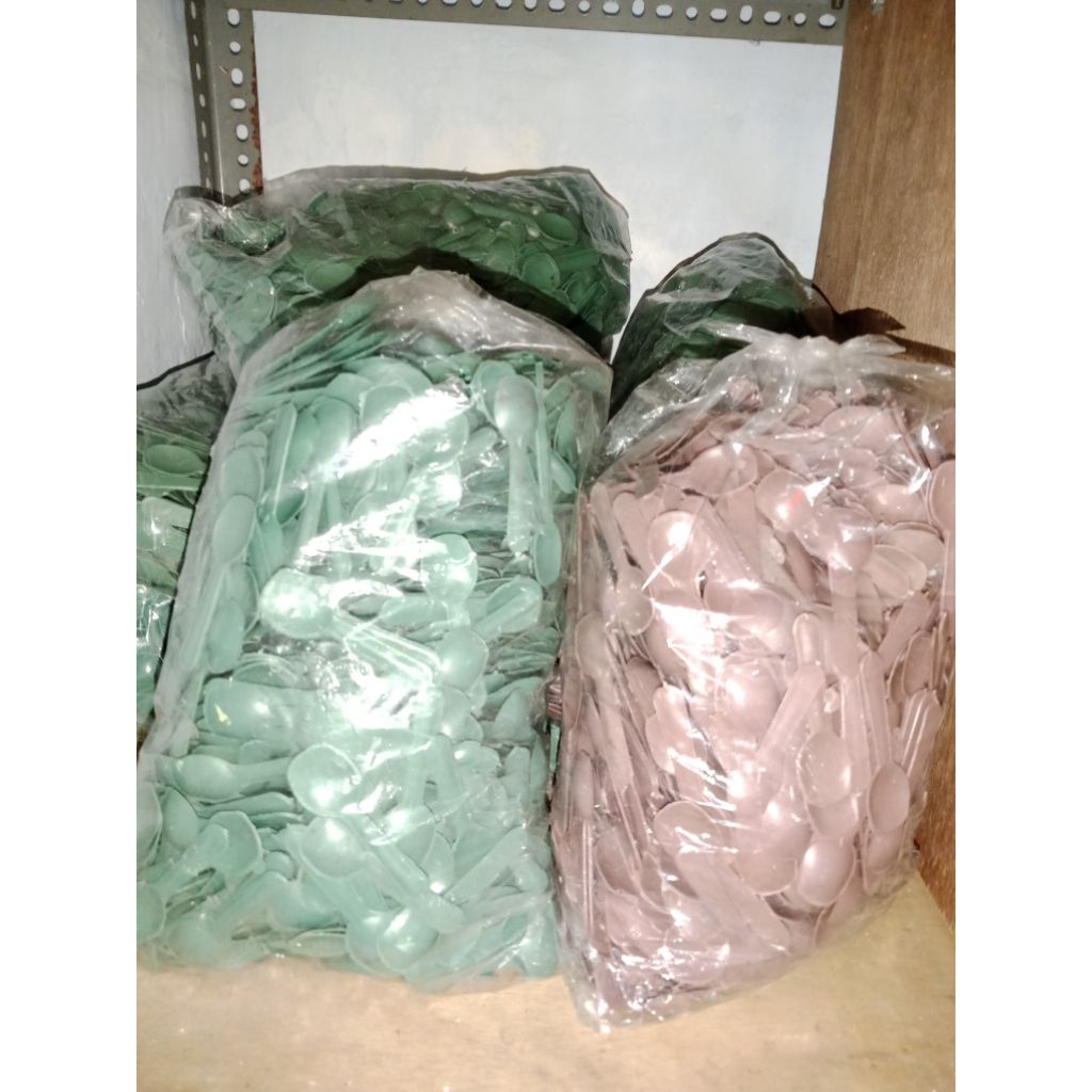 sendok jelly plastik 1kg warna random