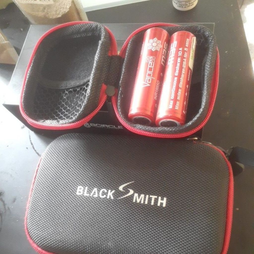 2PC Baterai Vapcell 3500mah 18650 10A + Tools Black Smitch