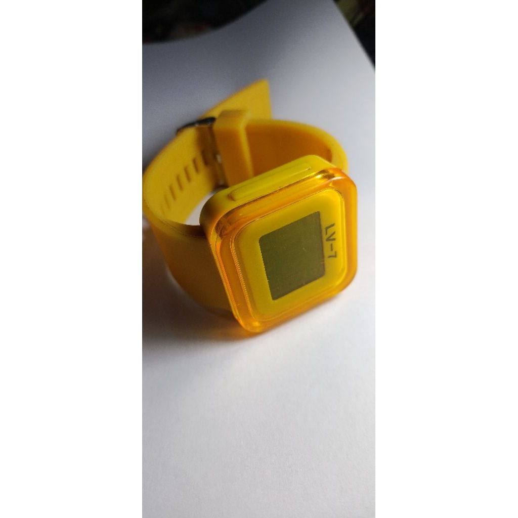Jam tangan digital vintage ori levis