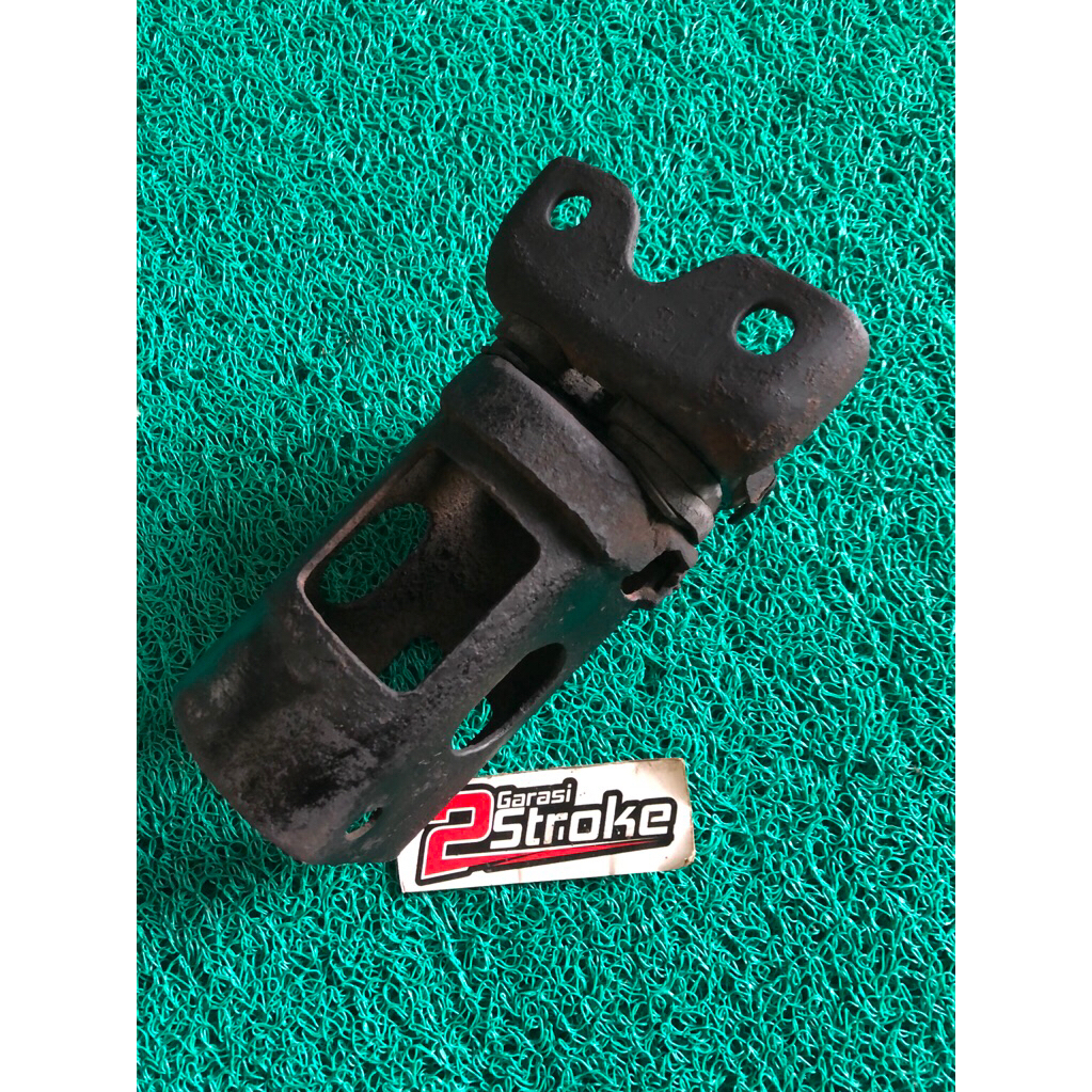 Dudukan stang C50 C70 C90 C700 C800 ori pangkon stang C50 C70 C90 C700 C800 ori bracket stang C50 C7