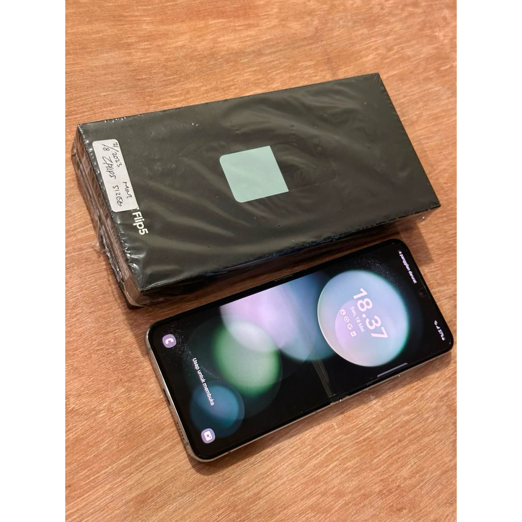 Samsung Z Flip 5 Second Preloved Bekas