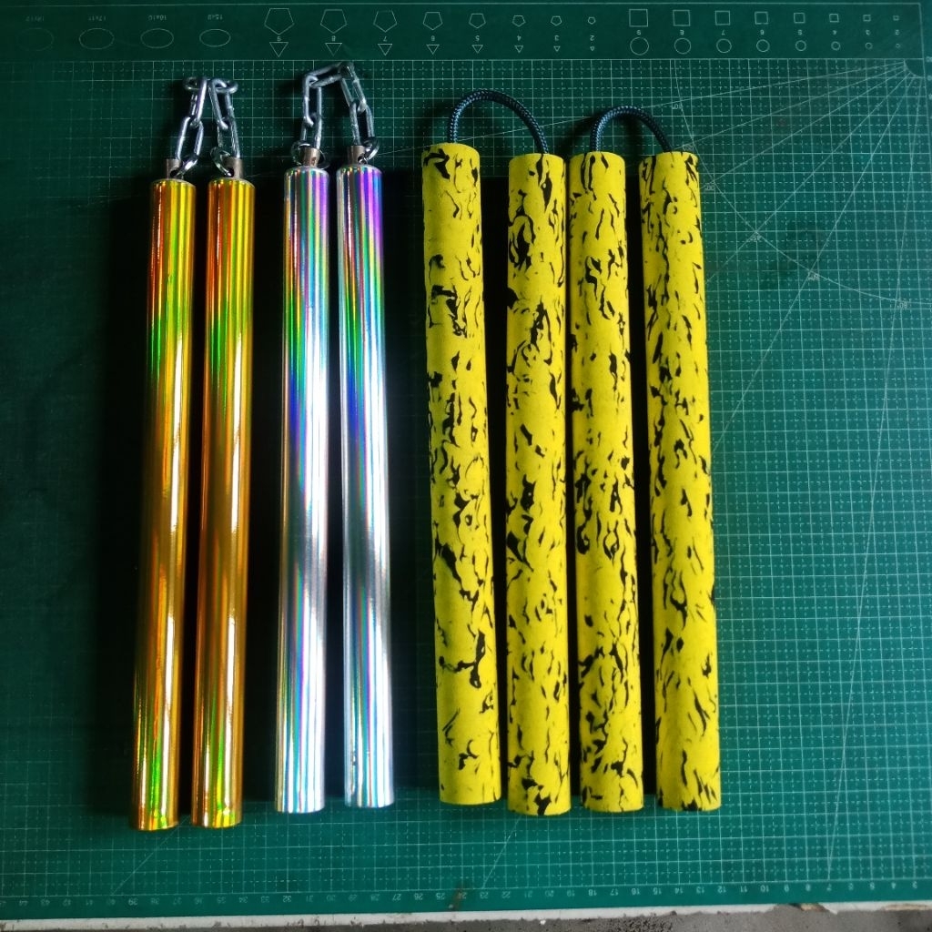 paket nunchaku aluminium hologram krincing 2pcs..busa tali 3 pcs