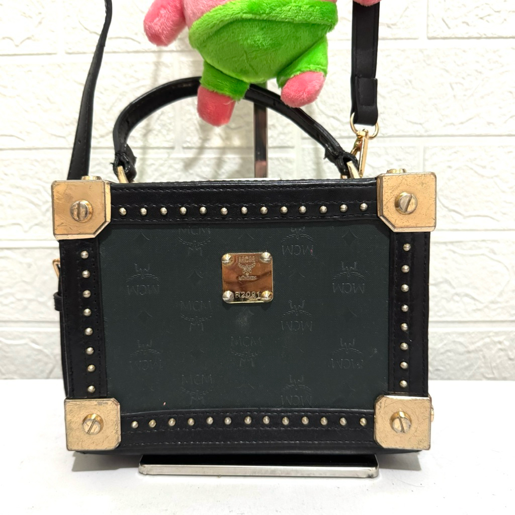 tas sling bag mcm unik. tas selempang mcm kotak. tas prelop. hijau mix hitam