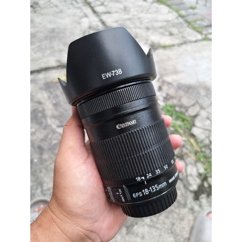 Lensa Canon EFS 18-135mm IS Mulus No Jamur - Second