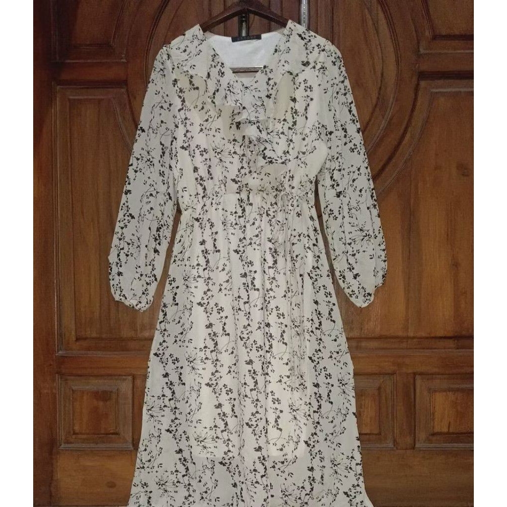 PRELOVED TANKUS Dress Sifon Midi Tunik Slimfit Megar Wanita Broken White Bunga Hitam Bigsize LD 100