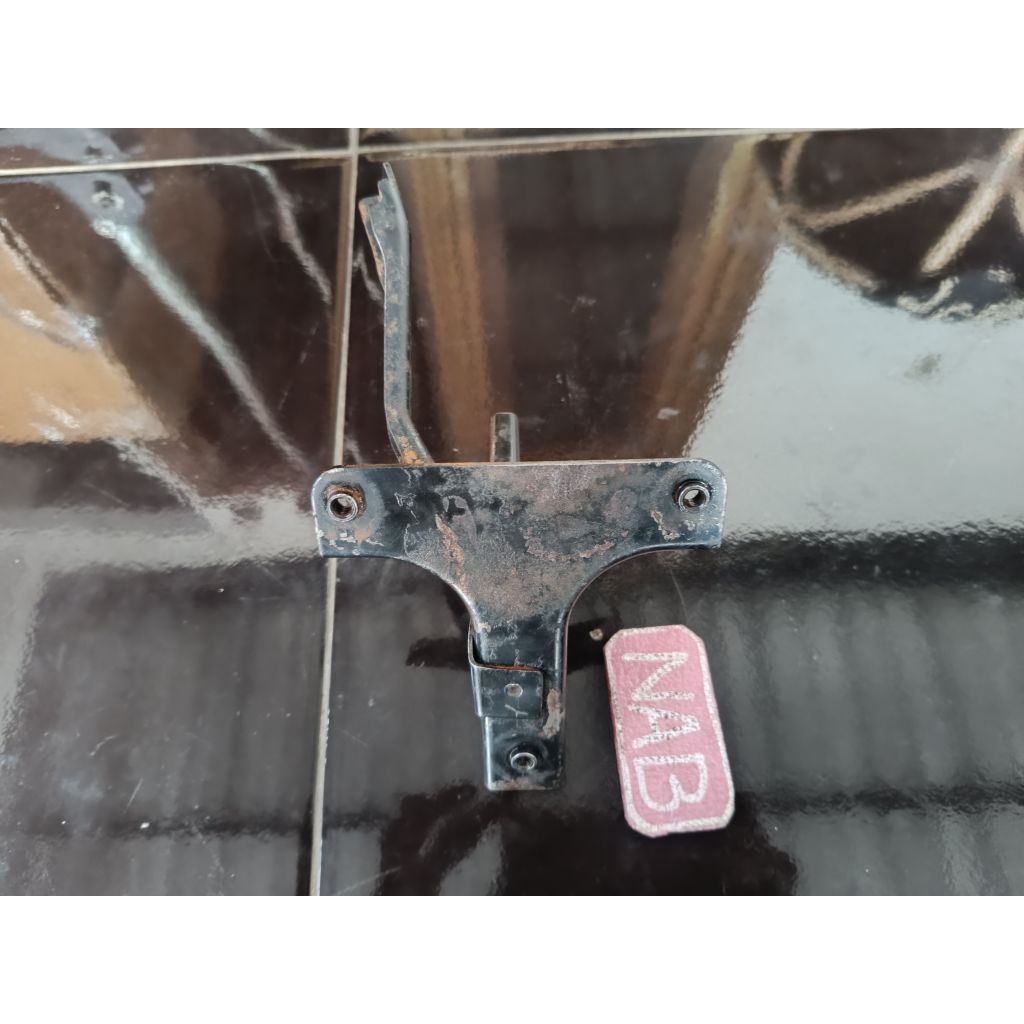 Breket panel dasi pangkon dasi Suzuki smash Titan